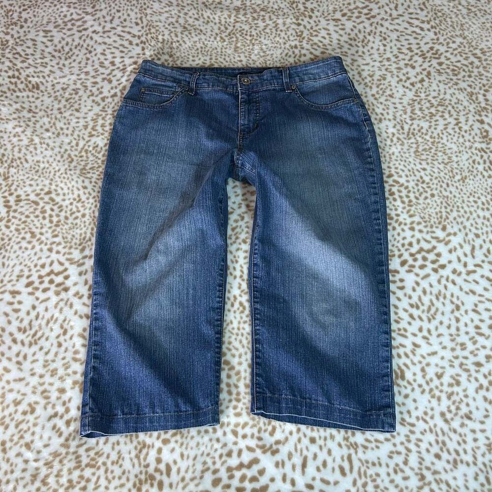 Bandolino Jeans Size 12 Blue Denim Capri Pants